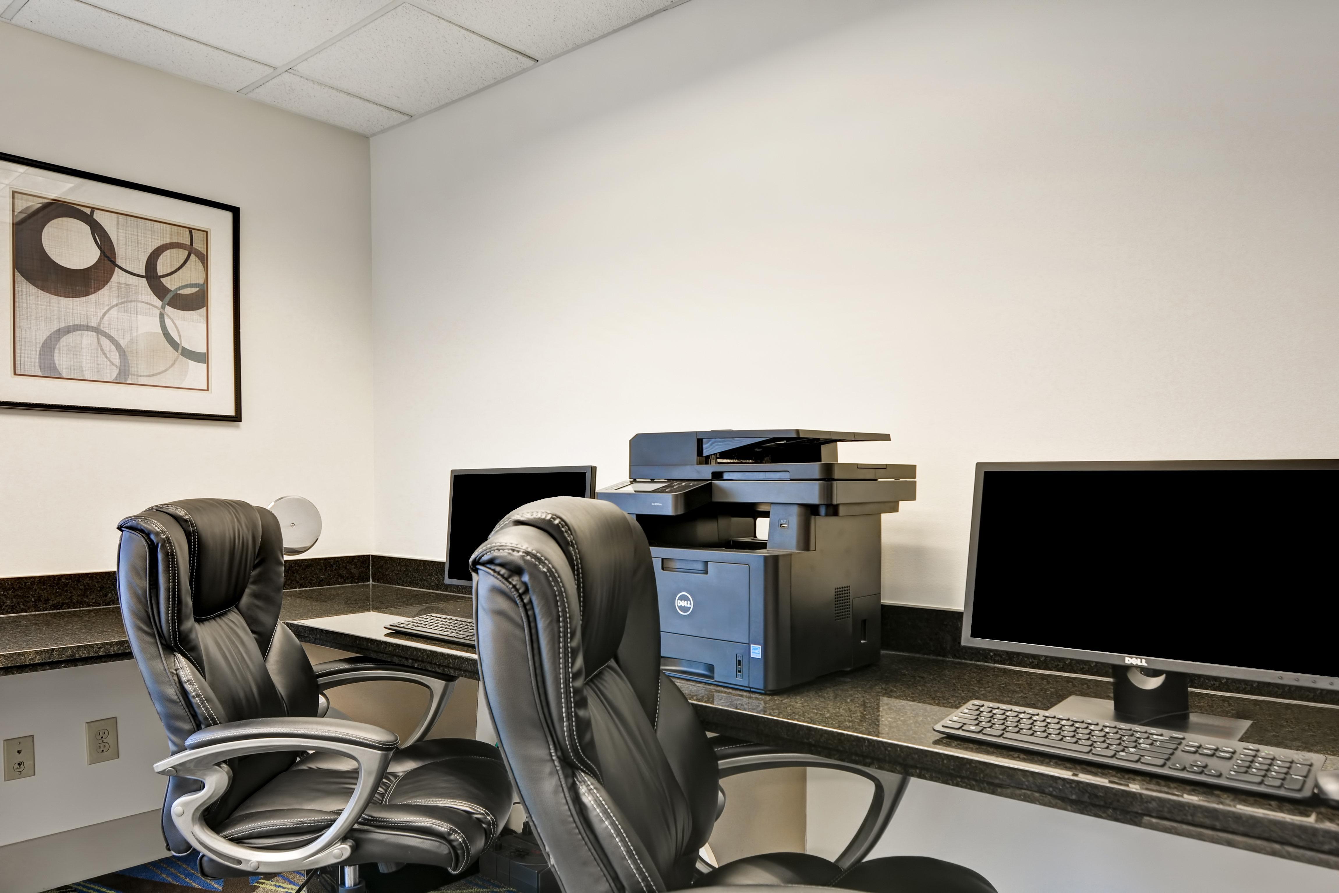 Holiday Inn Express Hotel & Suites Milwaukee-New Berlin By Ihg Exteriör bild