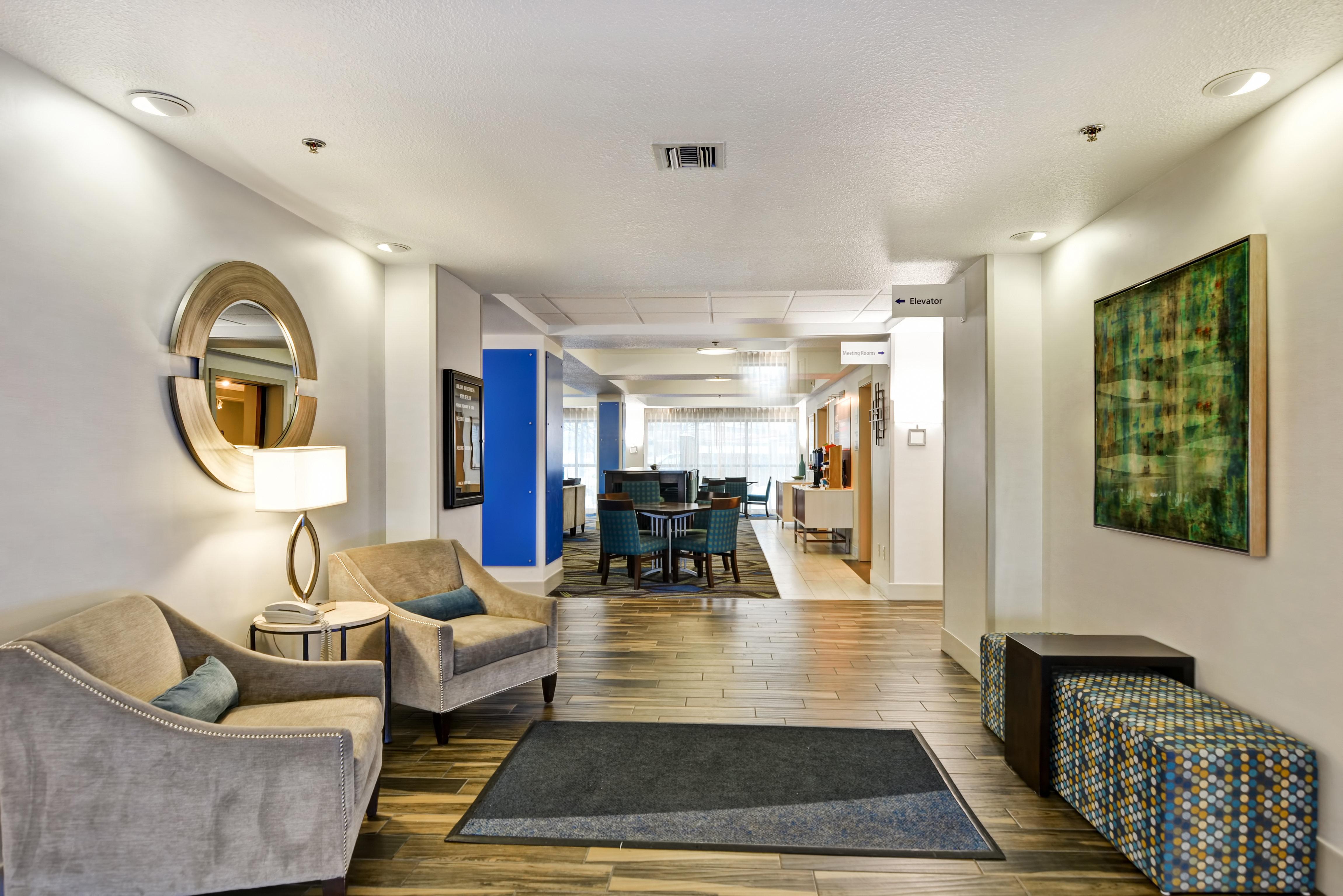Holiday Inn Express Hotel & Suites Milwaukee-New Berlin By Ihg Exteriör bild