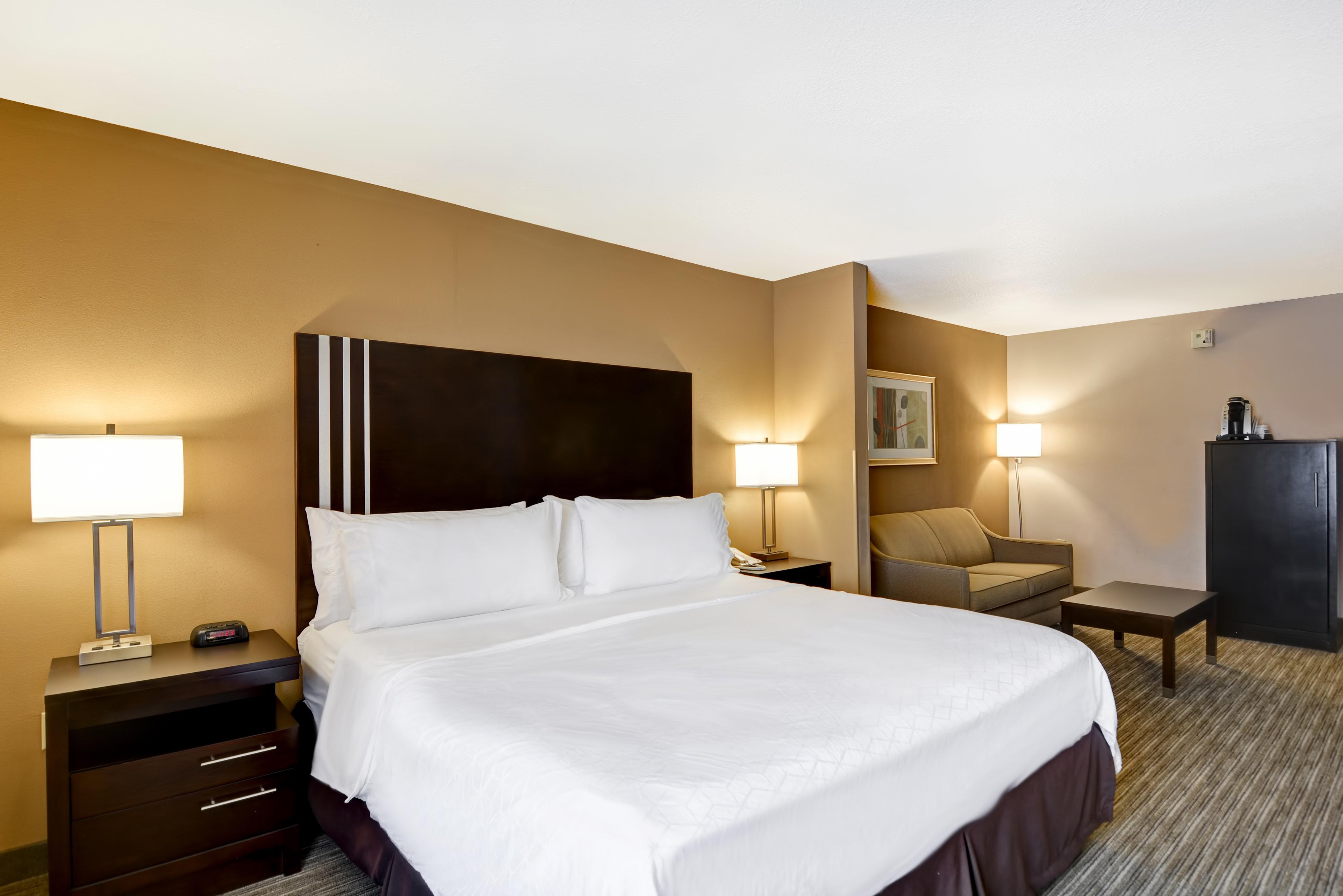 Holiday Inn Express Hotel & Suites Milwaukee-New Berlin, An Ihg Hotel Exteriör bild