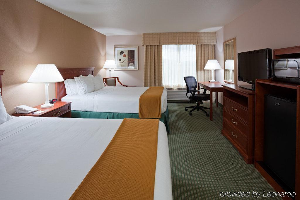 Holiday Inn Express Hotel & Suites Milwaukee-New Berlin, An Ihg Hotel Exteriör bild
